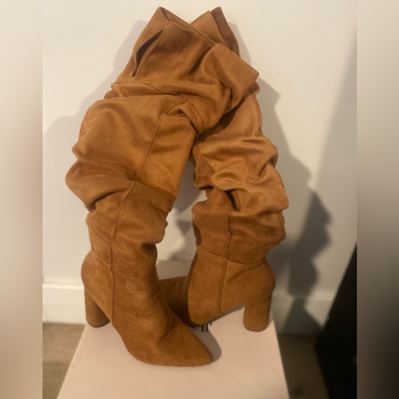 Fall boots - Picture 3 of 6